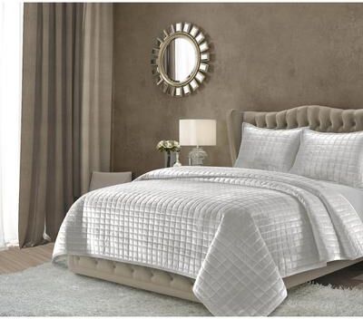 Florence Velvet Oversized Solid Quilt Set