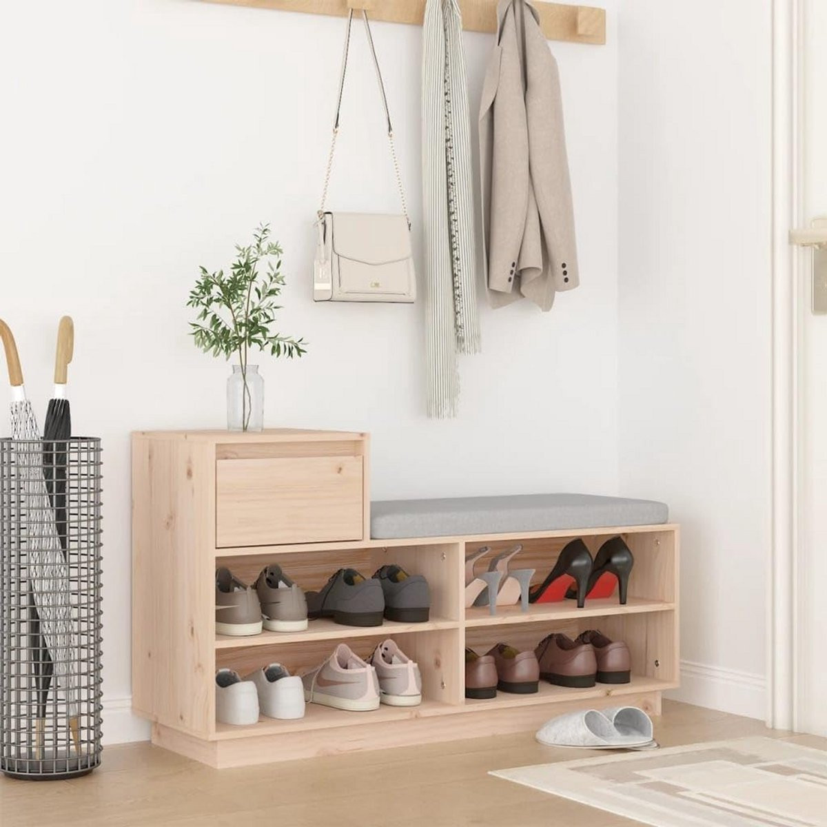 Stevige houten schoenenkast van massief hout voor in de hal of slaapkamer