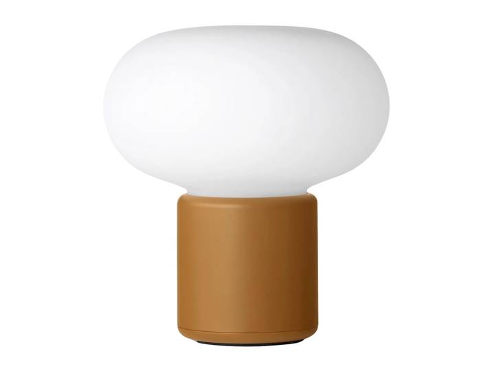 New Works Lampe de table portable Karl-Johan Ochre yellow