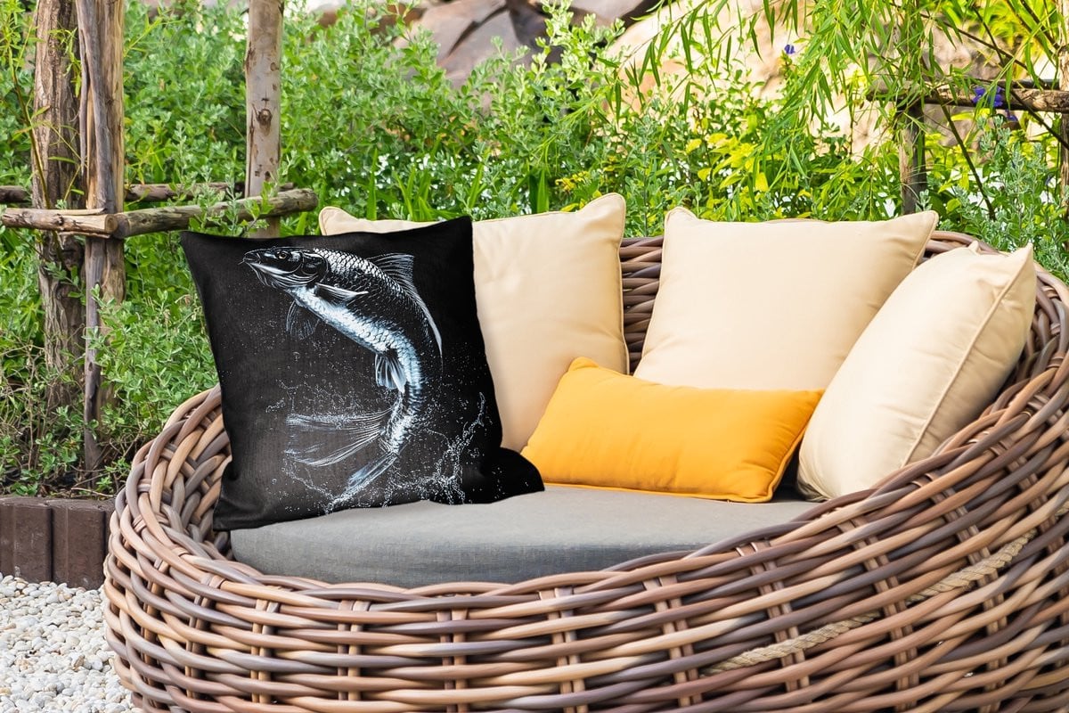 PillowMonkey Buitenkussen Vis Koi Zwart Water Weerbestendig 45 x 45 cm