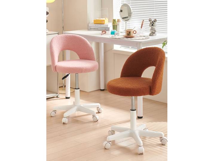 Chambre à coucher tapis souple commode banc bureau d'étude étude chaise à dossier arrière d'une chaise chaises pivotantes vestiaire chaises de maquillage