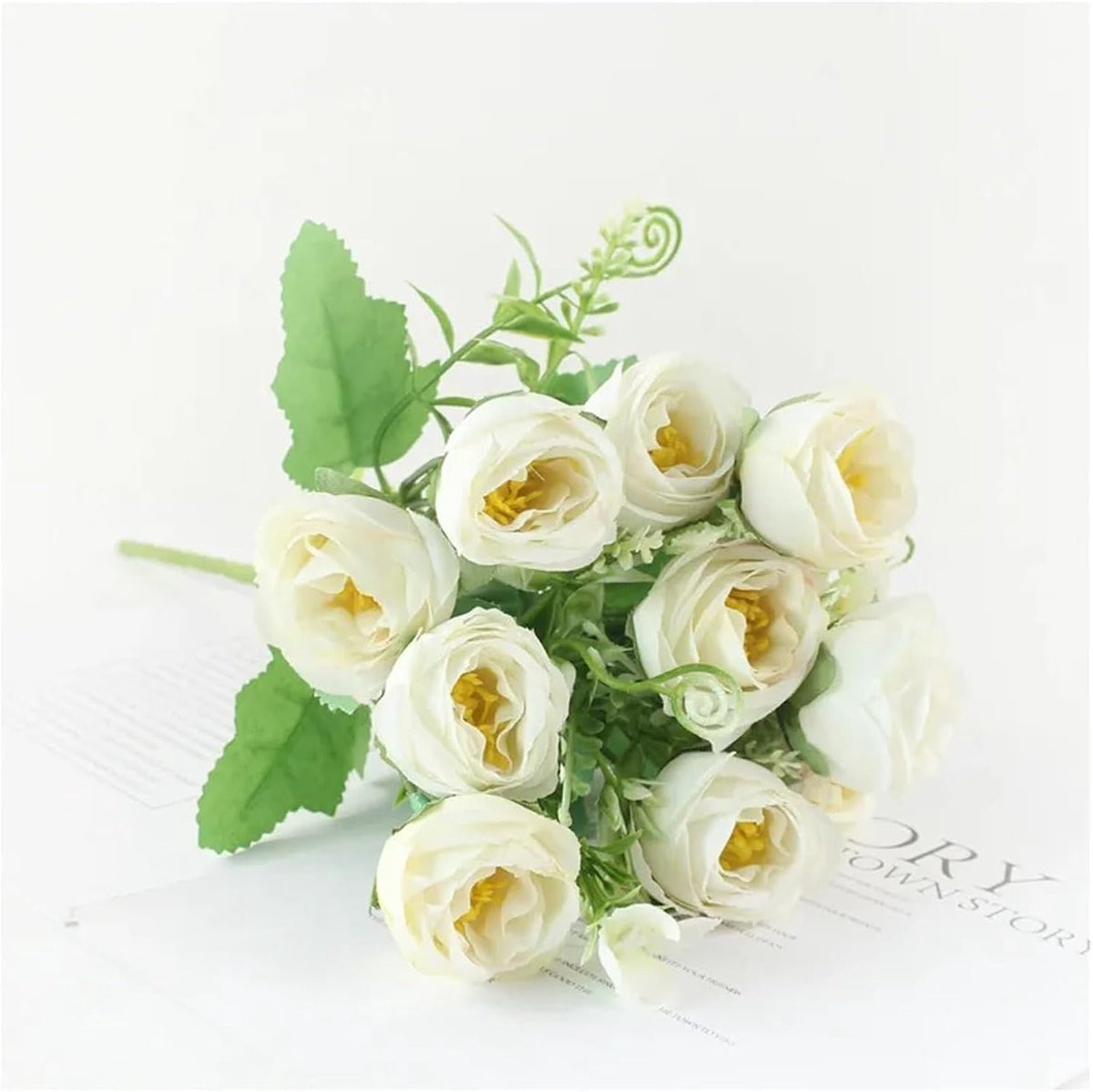 Lichtblauw kunstbloemen bruidsboeket van zijde voor feestelijke decoratie