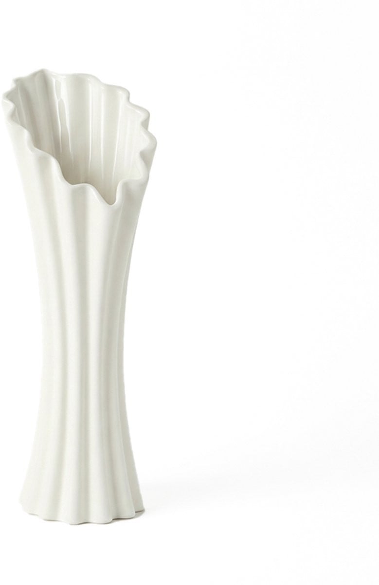Witte keramische sculptuur vaas