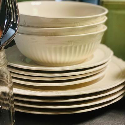 Red Vanilla Tuscan Villa Coupe 12Pc Dinner Set