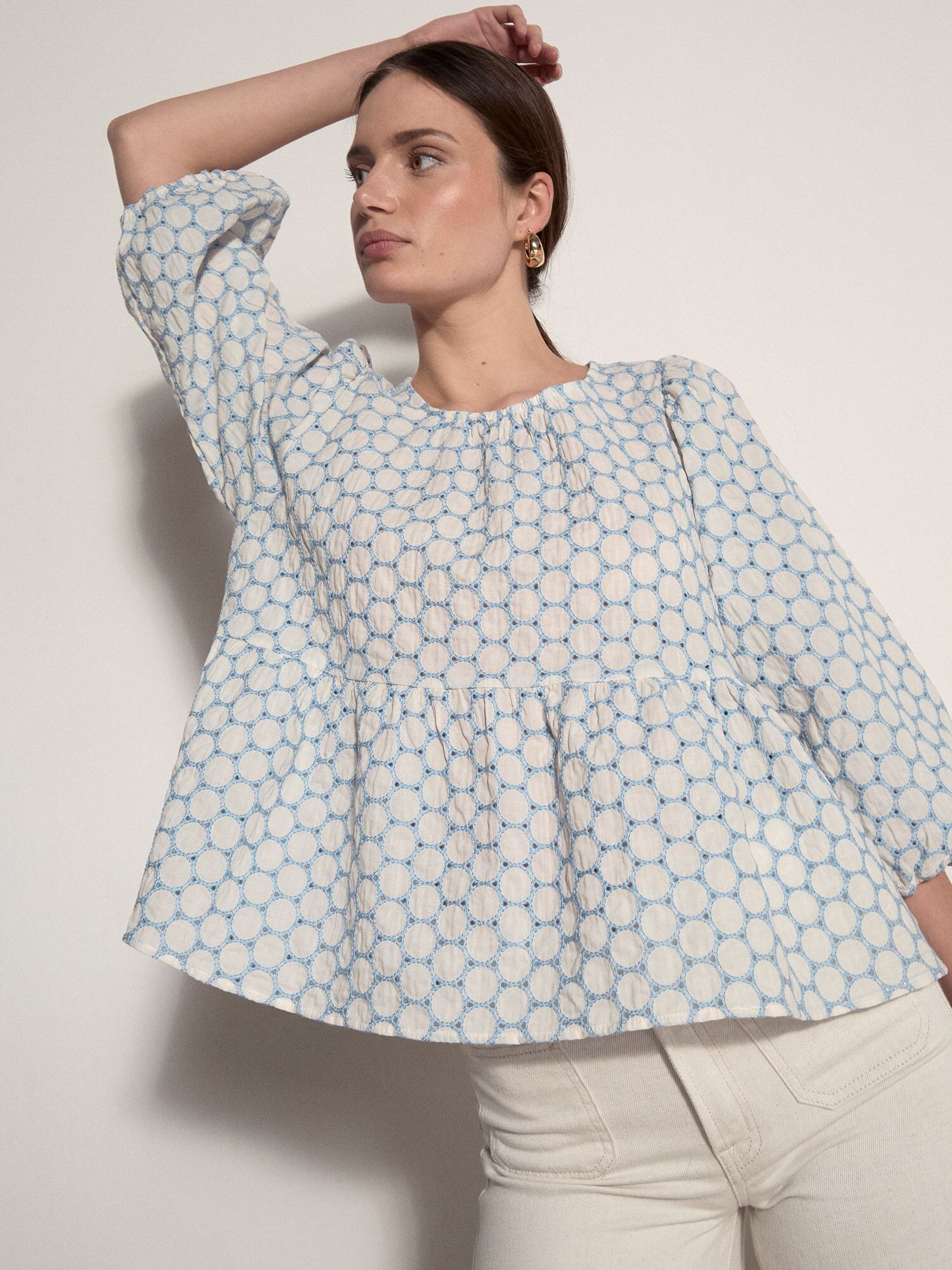 Druckbluse APRICOT "Top mit Peplum-Saum und Kreisstickerei", Damen, Gr. L (40), blau (sky), gewebt, Obermaterial: 100% Baumwolle CO., Blusen Druckbluse, Stickerei