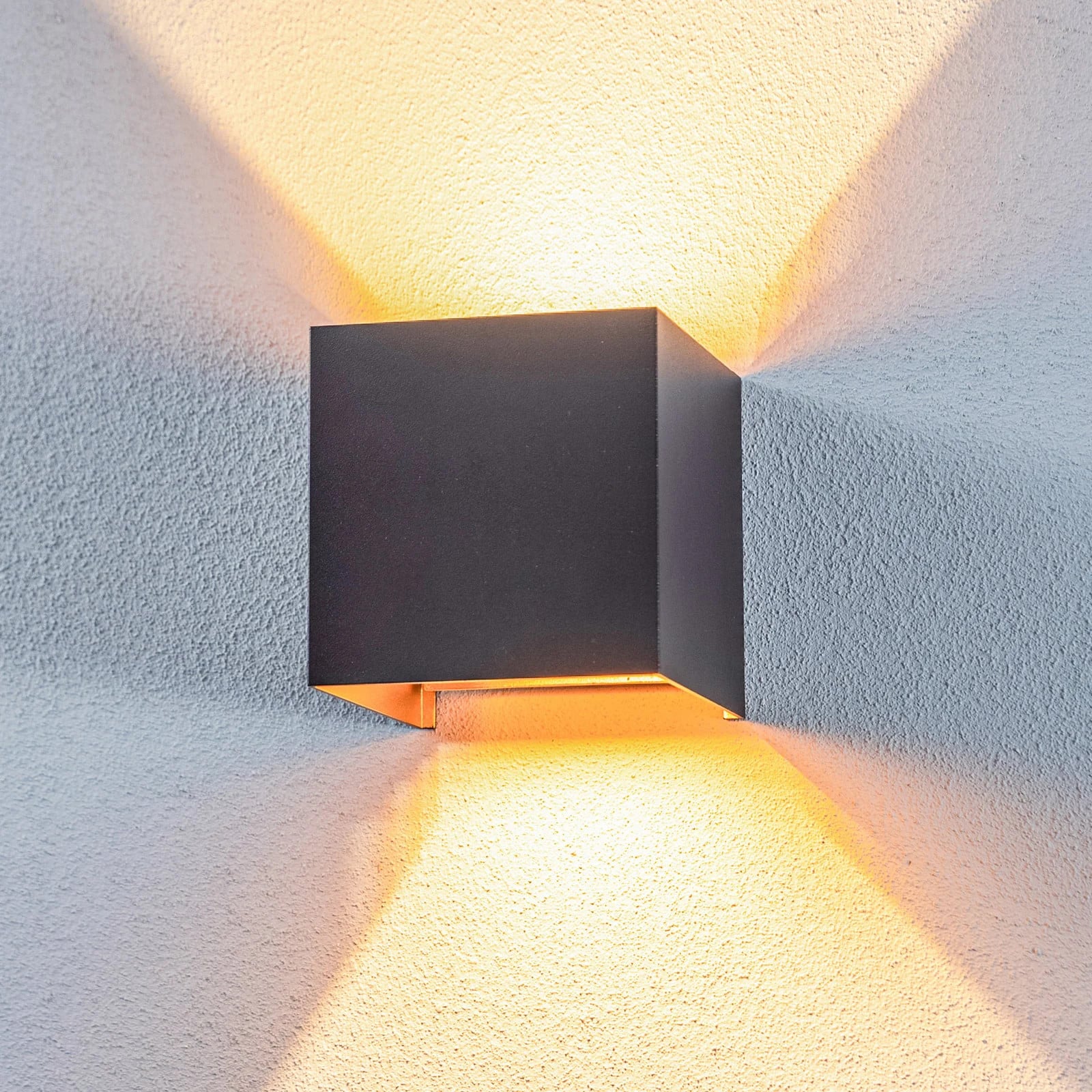 Lindby Nivar Square LED buiten wandlamp zwart/goud voor balkon en terras