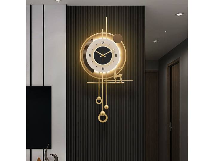 Horloge murale de cerf de fond de télévision minimaliste moderne, décoration de grille en bois avec horloge suspendue de lumières
