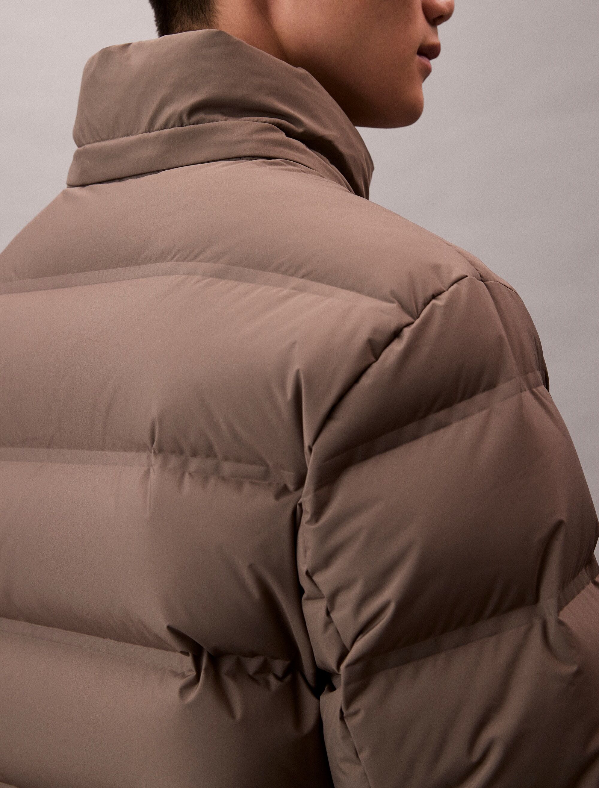 Steppjacke CALVIN KLEIN "LS QUILTED BONDED CHANNEL HD PUF", Herren, Gr. M, grün (bungee cord), Web, Obermaterial: 100% Polyester, unifarben, regular fit normal, Rundhals, eingesetzt gerader Abschluss, Jacken Steppjacke, Mit Rundhalsausschnitt, regular fit