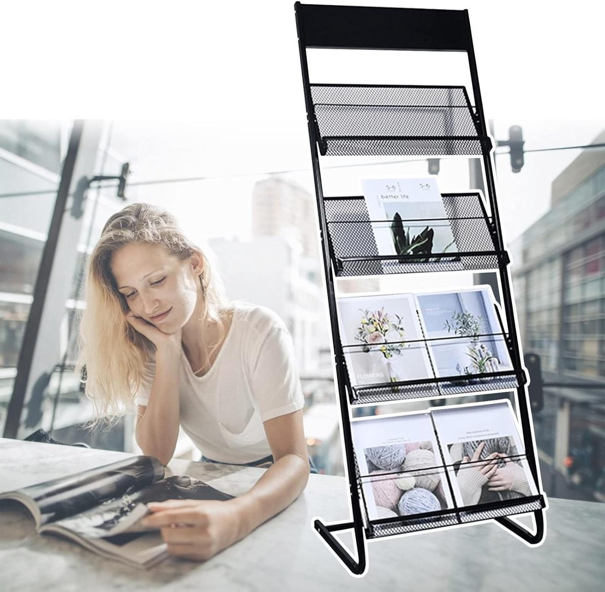 Zwarte ladder tijdschriftenhouder met 4 vakken, Hoogte: 138 cm