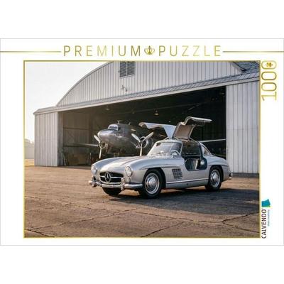 CALVENDO Puzzle Mercedes-Benz 300 SL 'Flügeltürer' (Deutschland, 1954-57) vor einem Flugzeughangar im Morgenlicht | 1000 Teile Lege-Größe 64 × 48 cm