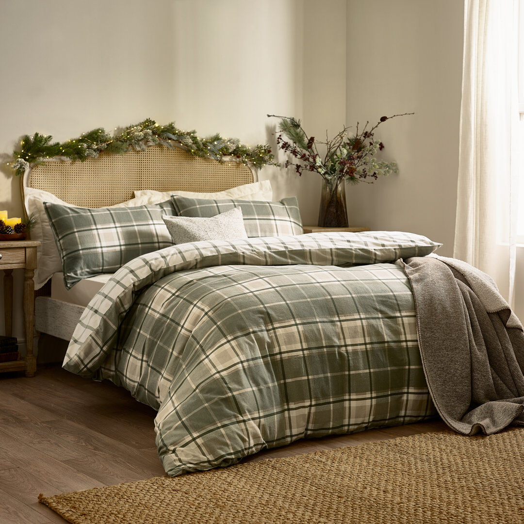 Wylder Braemar Check 100% Cotton Sheet Set Green, Beige Kingsize Duvet Cover + 2 King Pillowcases
