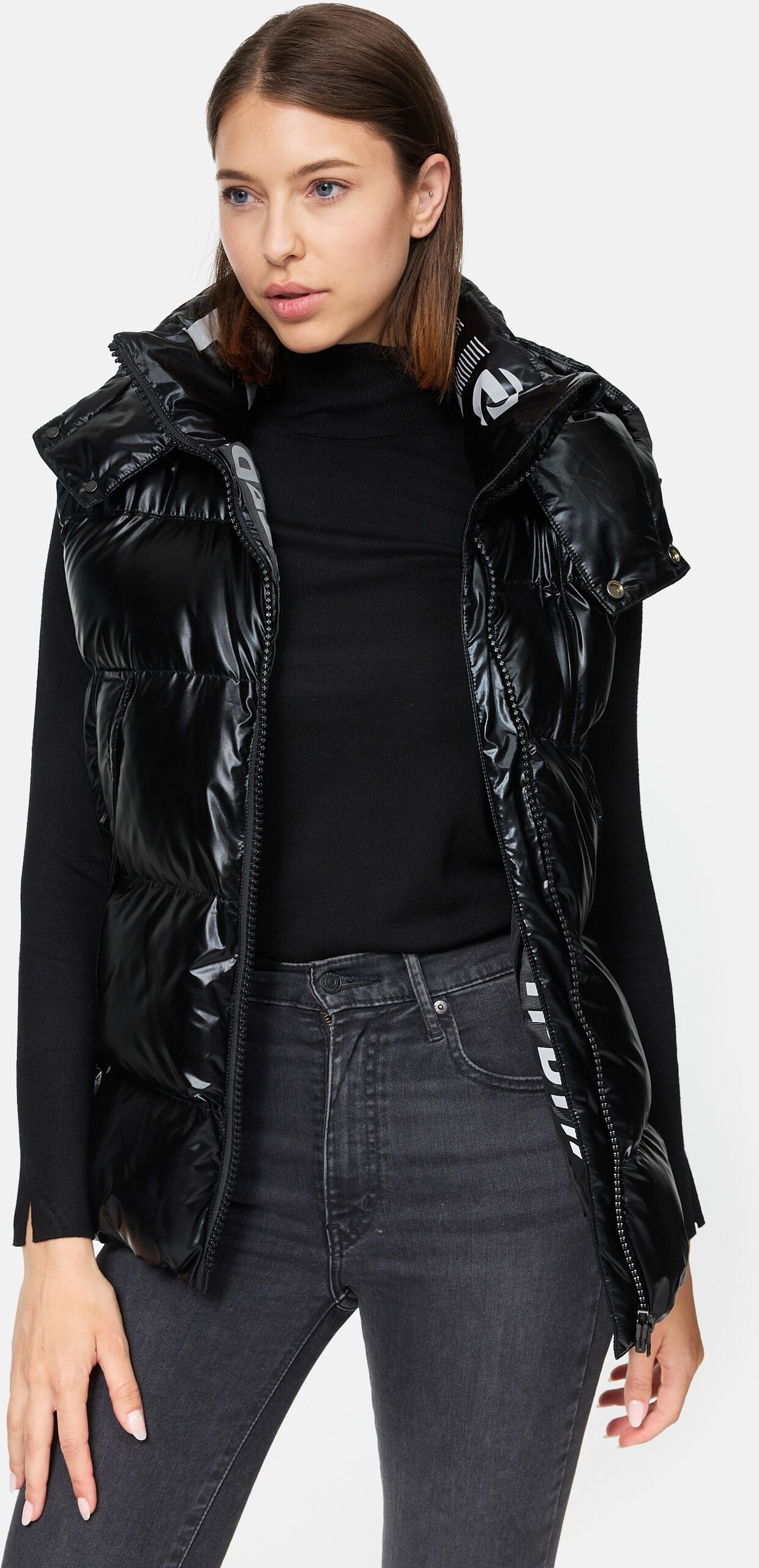 Steppweste TRUEPRODIGY "Darko F Reflektierender Innenkragen Kapuze extra große Seitentaschen", Damen, Gr. XS, schwarz, Obermaterial: 100% Polyester PES., slim fit, Westen Steppweste