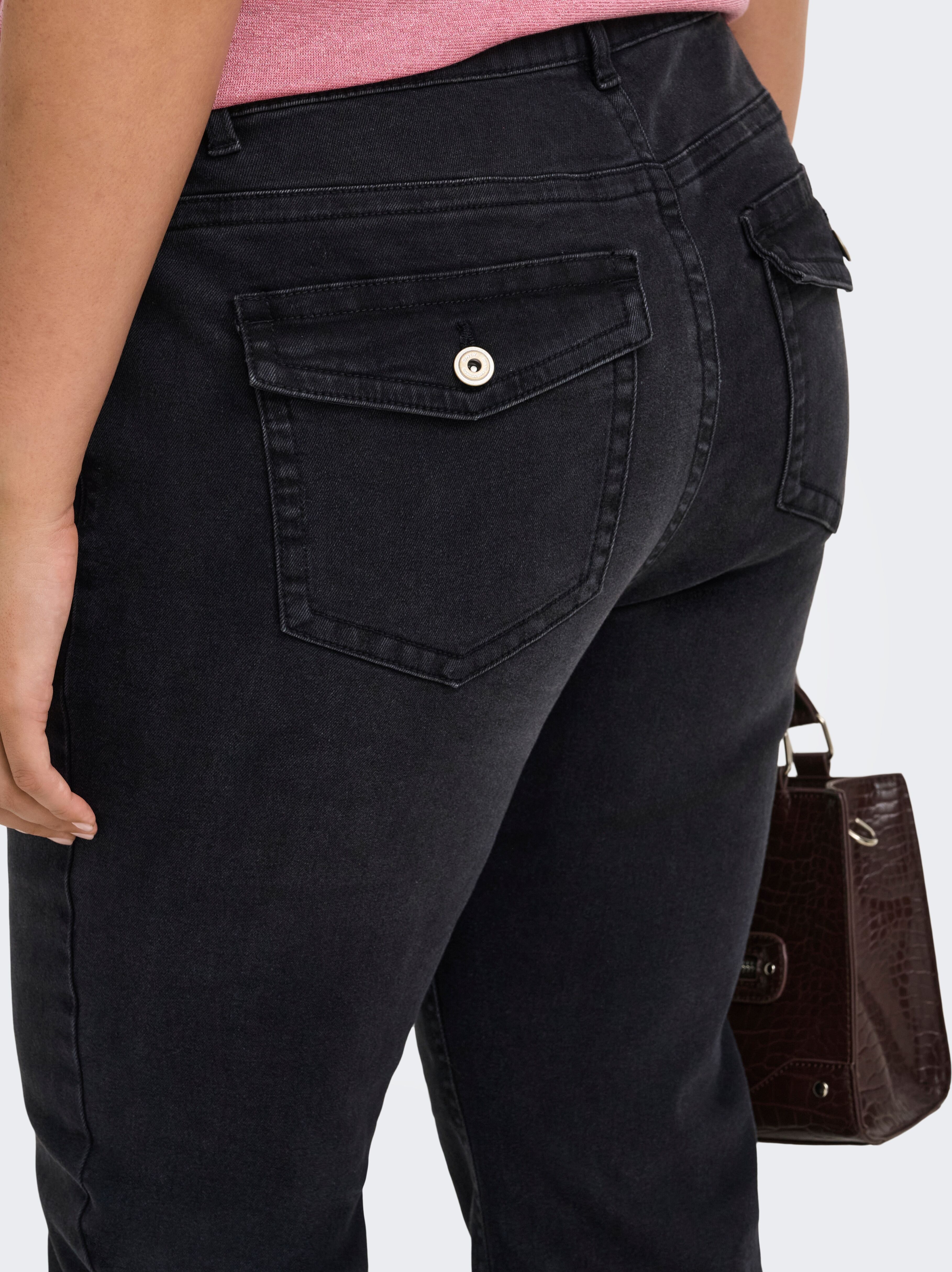 Bootcut-Jeans ONLY CARMAKOMA "CARPHOEBE REG BACK POC FLA PIM342 NOOS", Damen, Gr. 50, Länge 32, schwarz (washed schwarz), Denim/Jeans, Obermaterial: 65% Baumwolle, 18% Polyester, 15% Viskose, 2% Elasthan, unifarben, bootcut fit lang, Jeans Bootcut-Jeans, 