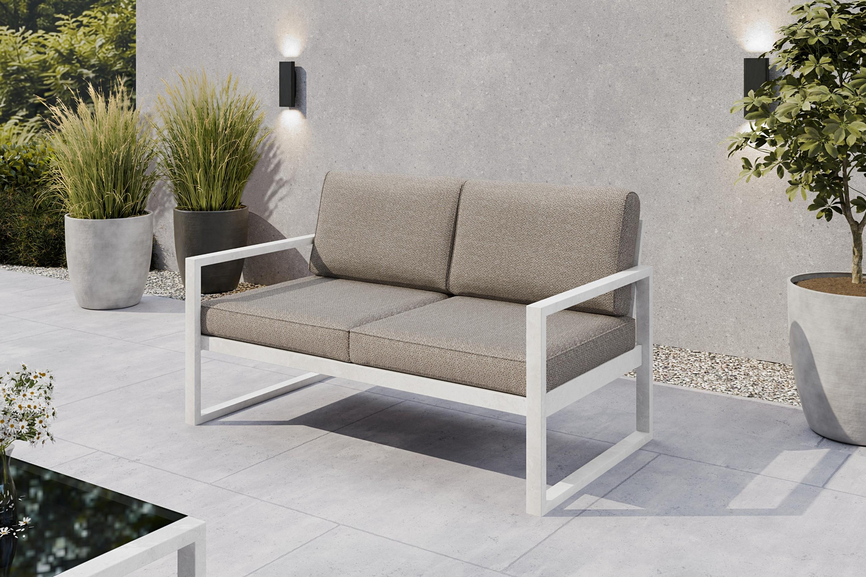 Margaret Hadas24 Gartensofa 2 Sitzer Outdoor Madera Lounge Couch Terrasse wetterfest Balkonmöbel Sitzbank mit Lehne, Gartenmöbel weiß, graubeige