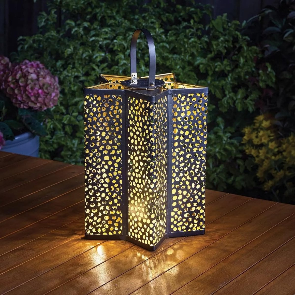 Decoratieve Hangende Solar LED Lantaarn Ster Vorm voor Tuin en Buitenverlichting