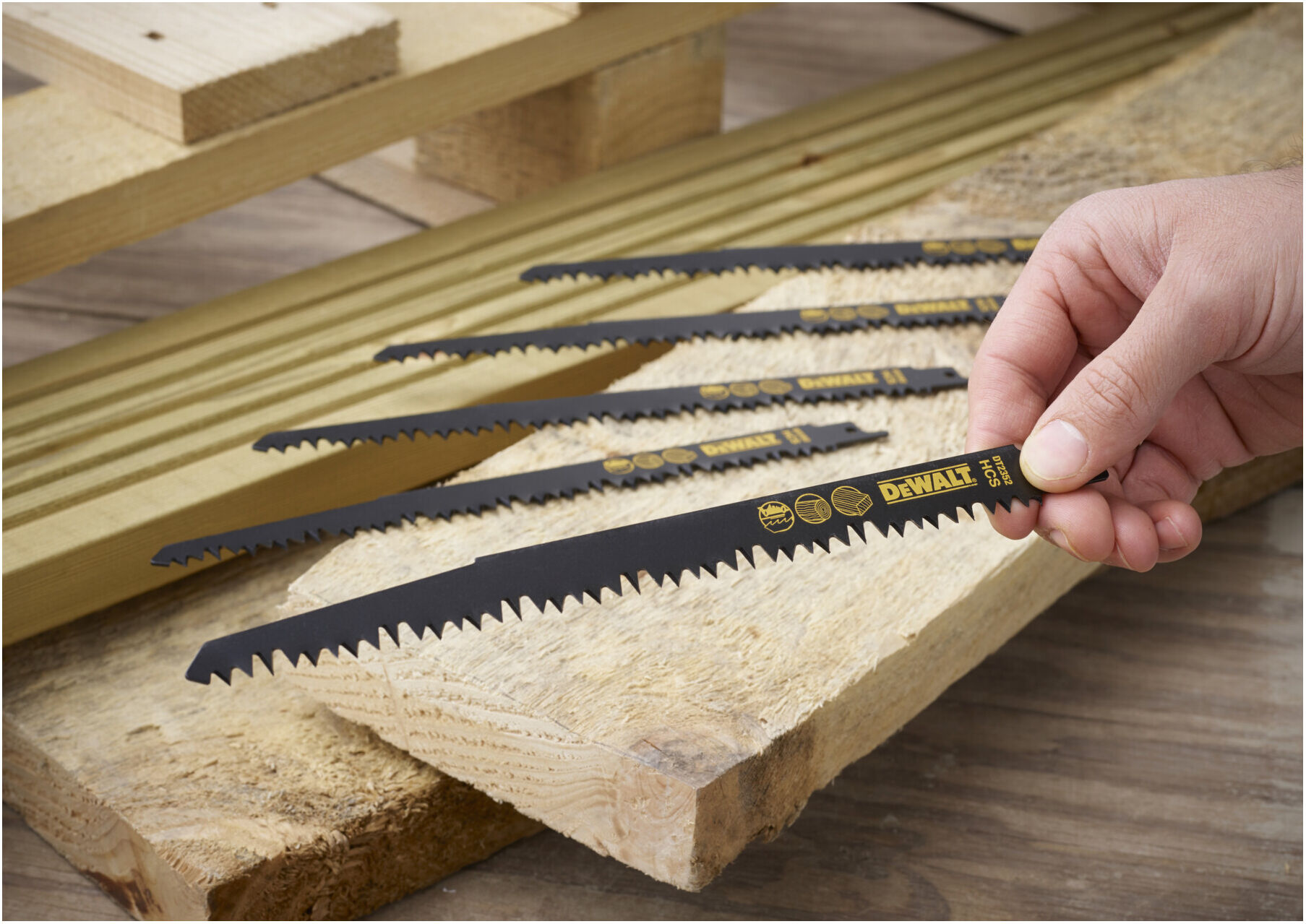 DEWALT Säbelsägeblatt HCS Holz 240 mmk DT2352-QZ)