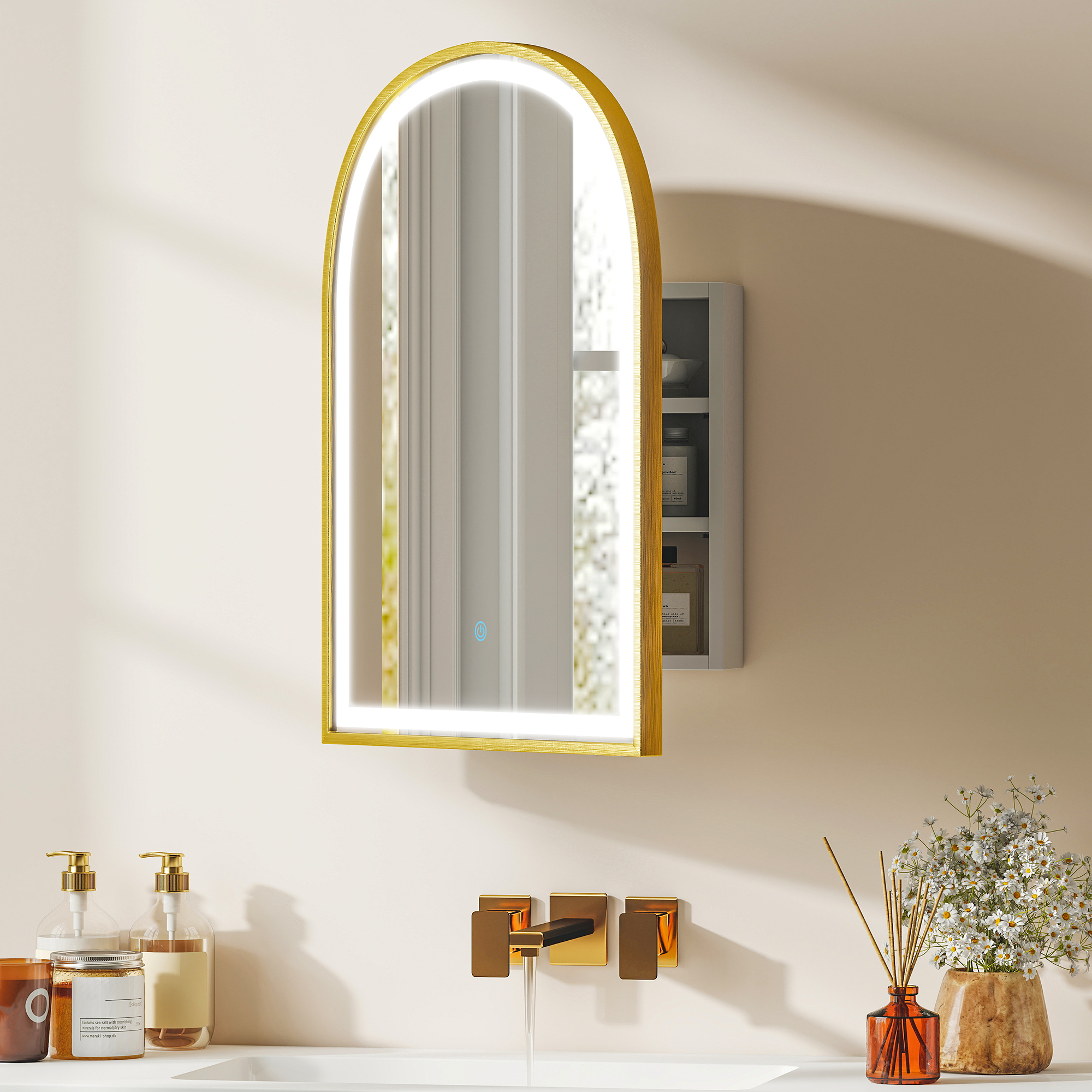 Homcom Armadio da parete bagno con specchio e illuminazione LED, porta ad arco, antiappannamento, 50x14,5x70cm, oro   Aosom Italy