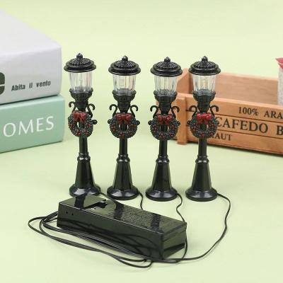 Useful Little Things 4 Pcs Mini Christmas Street Light Models Dollhouse Miniature Streetlamps For Micro Landscape & Fairy Garden Decor b