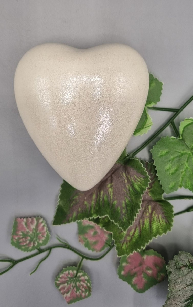 Handgemaakte keramische mini urn in de vorm van een hart, wit, 100ml