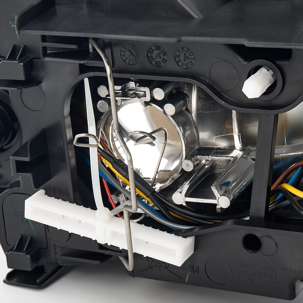 PRASCO FT1224823 Headlight