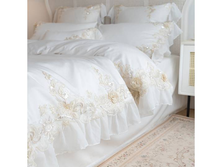 Parure de lit de princesse en dentelle blanche brodée, luxe haut de gamme, style français, en coton égyptien, avec housse de couette, draps et taies d'oreiller