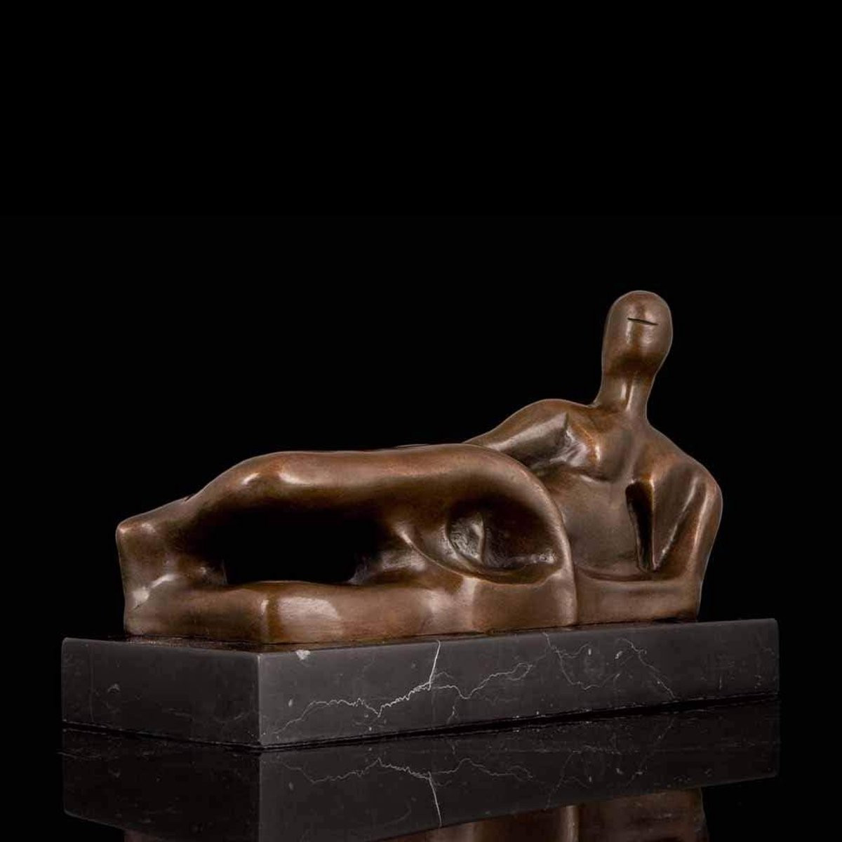 Moderne vrouwelijk beeldjes van brons - Decoratieve metalen sculpturen voor op tafel