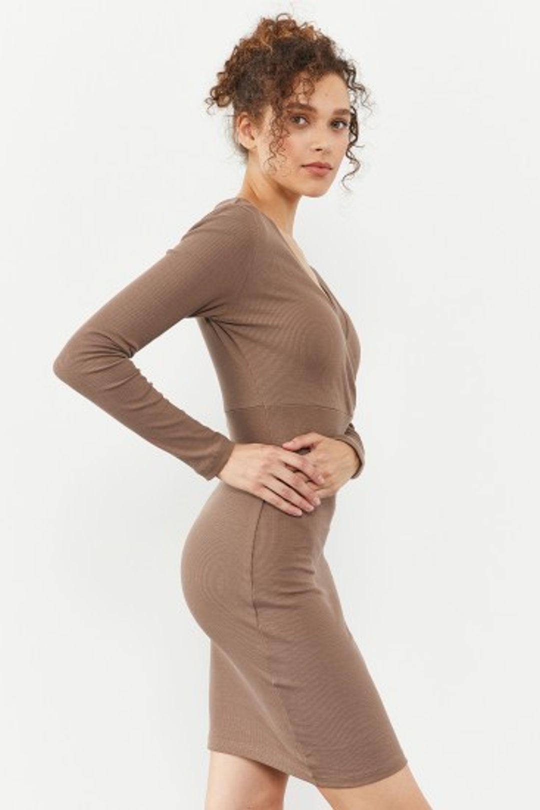 Rippstrick Bodycon Midi Kleid mit V-Ausschnitt