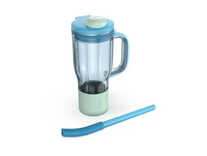 Ninja BlendBoss Mug de voyage avec couvercle à bec verseur\, paille amovible\, compatible avec le blender Ninja BlendBoss et les porte-gobelets lavables au lave-vaisselle\, Framboise bleue BXSKDB324LSBL