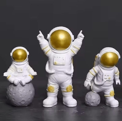 Inspire Curations 4 Piece Astronaut Figurine Set Mini Spaceman Desk Decor Educational Toy & Gift gold p3gd