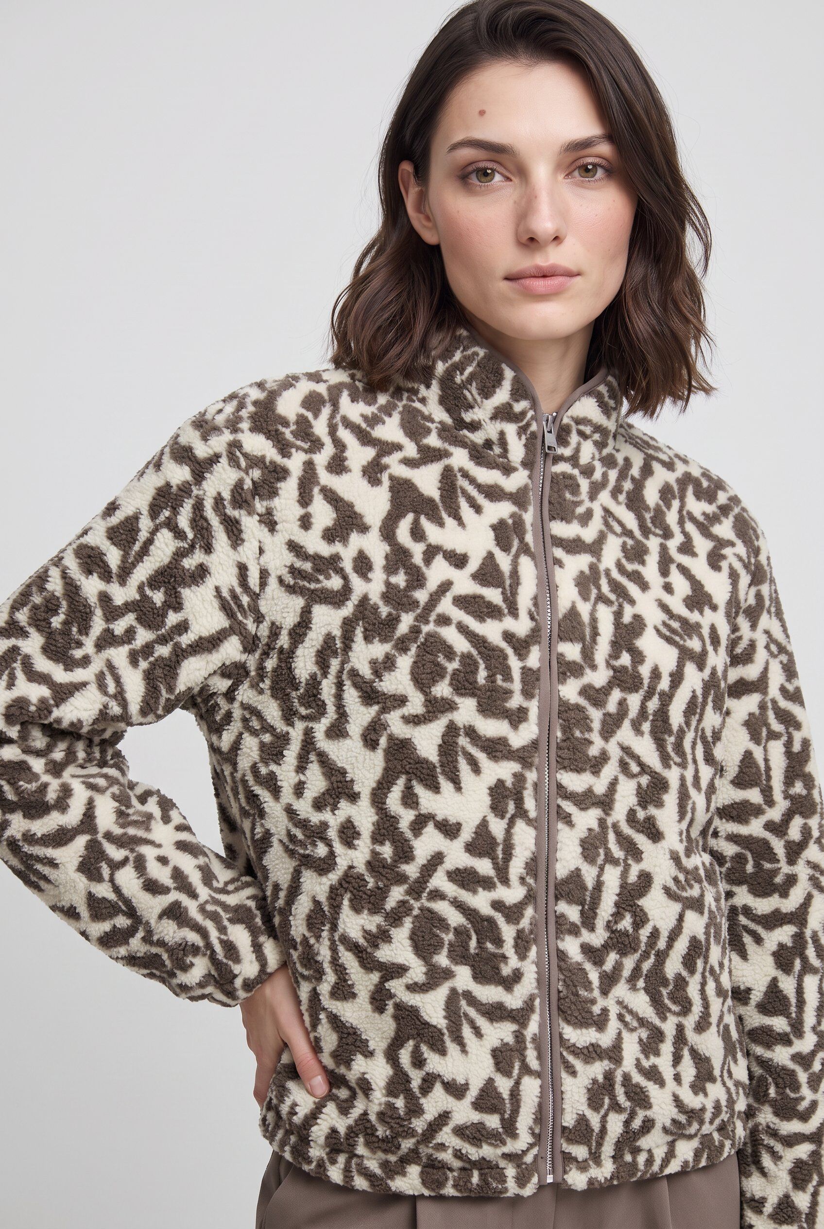 Fleecejacke ONLY CARMAKOMA "CARNEW DALLAS L/S HIGHNECK JCKT SWT OTW", Damen, Gr. M, braun (bracken print:dallas), Fleece, Obermaterial: 100% Polyester, bedruckt, normal, elastischer Bund, Jacken Fleecejacke, Polyester bracken print:dallas M