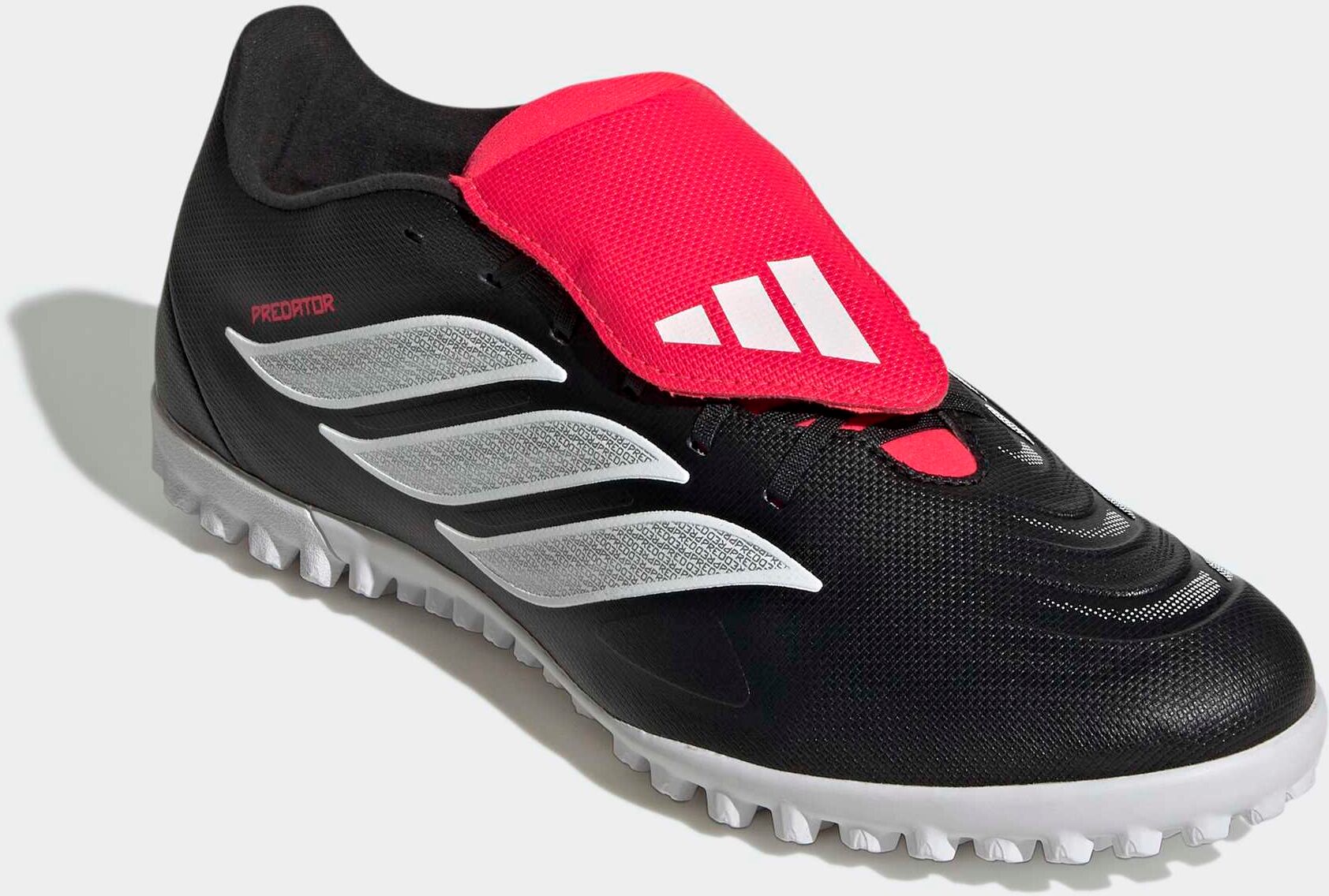 Fussballschuh ADIDAS PERFORMANCE "PREDATOR CLUB, ROLLRASEN, UMSCHLAGBARE ZUNGE", Gr. 44,5, schwarz (core schwarz, ftwr weiß, lucid rot), Synthetik, Schuhe Fussballschuh, für kurzen Kunstrasen, Hart- und Aschenplätze core schwarz, ftwr weiß, lucid rot 44,5