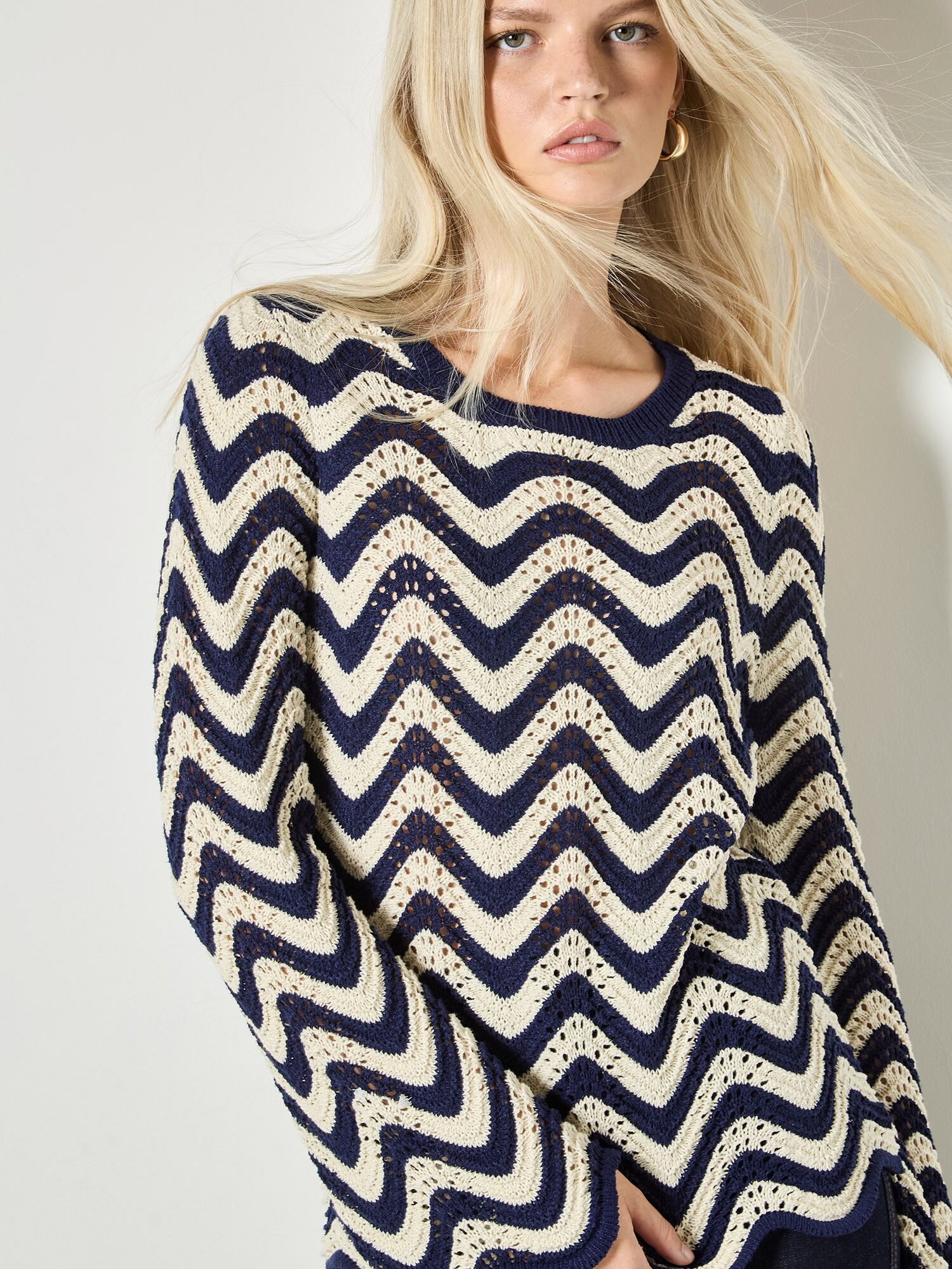 Streifenpullover APRICOT "Gestreifter Pullover aus Pointelle-Strick", Damen, Gr. L (40), blau (navy), Strick, Obermaterial: 100% Polyester PES., Normale Länge, Bogenkante, Pullover Streifenpullover, Gemustert