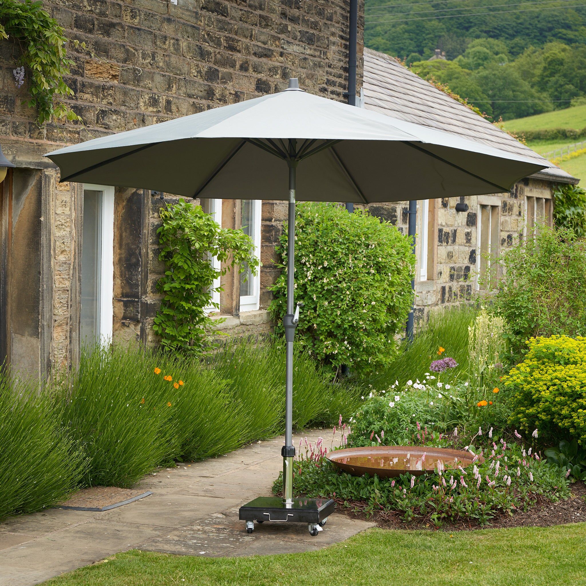 Pacific Lifestyle - Rome Polished Black Granite 60KG Wheeled Parasol Base