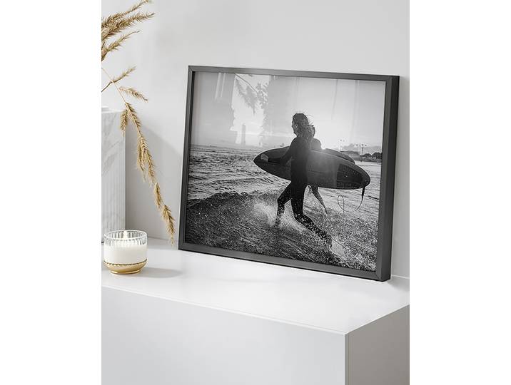 Bild Happy Surfers Rahmen: Massivholz Buche, lackiert Abdeckung: Acrylglas Multicolor 43 x 53cm