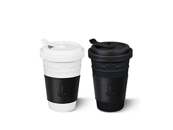 KPM Berlin KURLAND To-Go Becher Duo-Set 2tlg. matt-schwarz/glänzend-weiß mit Ledermanschette und Deckel, Porzellanbecher 0,35l, handgefertigte Kaffeebecher 14 cm im Geschenkkarton