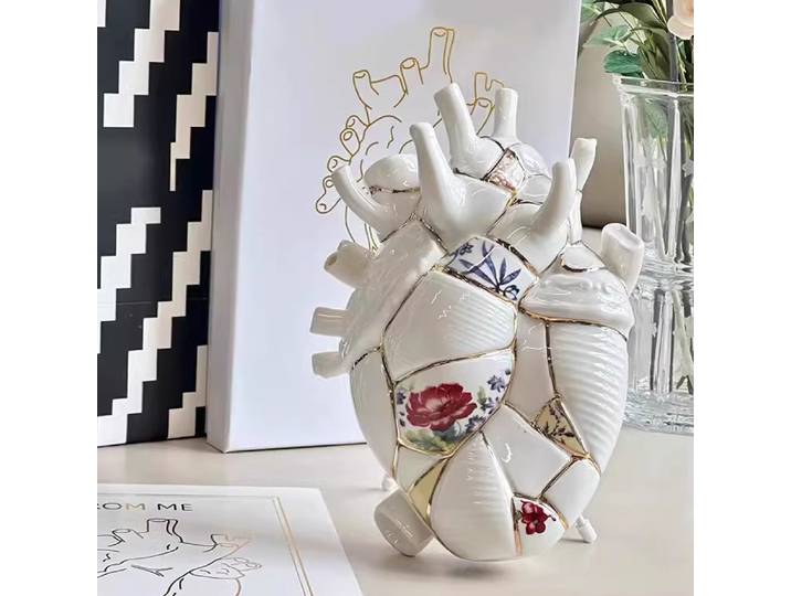 Vase décoratif irrégulier en forme de cœur, magasin de haute qualité, Style maison, nouveaux ornements créatifs de décoration pour la maison, fabriqués en chine