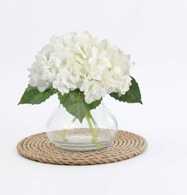 YUN Faux Hydrangea Flowers with Glass Vase, Silk Artificial Flower Arrangement with Faux Water