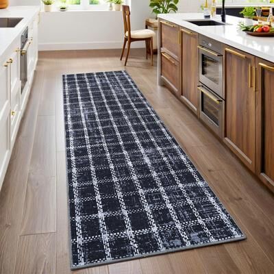 Garvee Distressed Geometric Checkered Area Rug