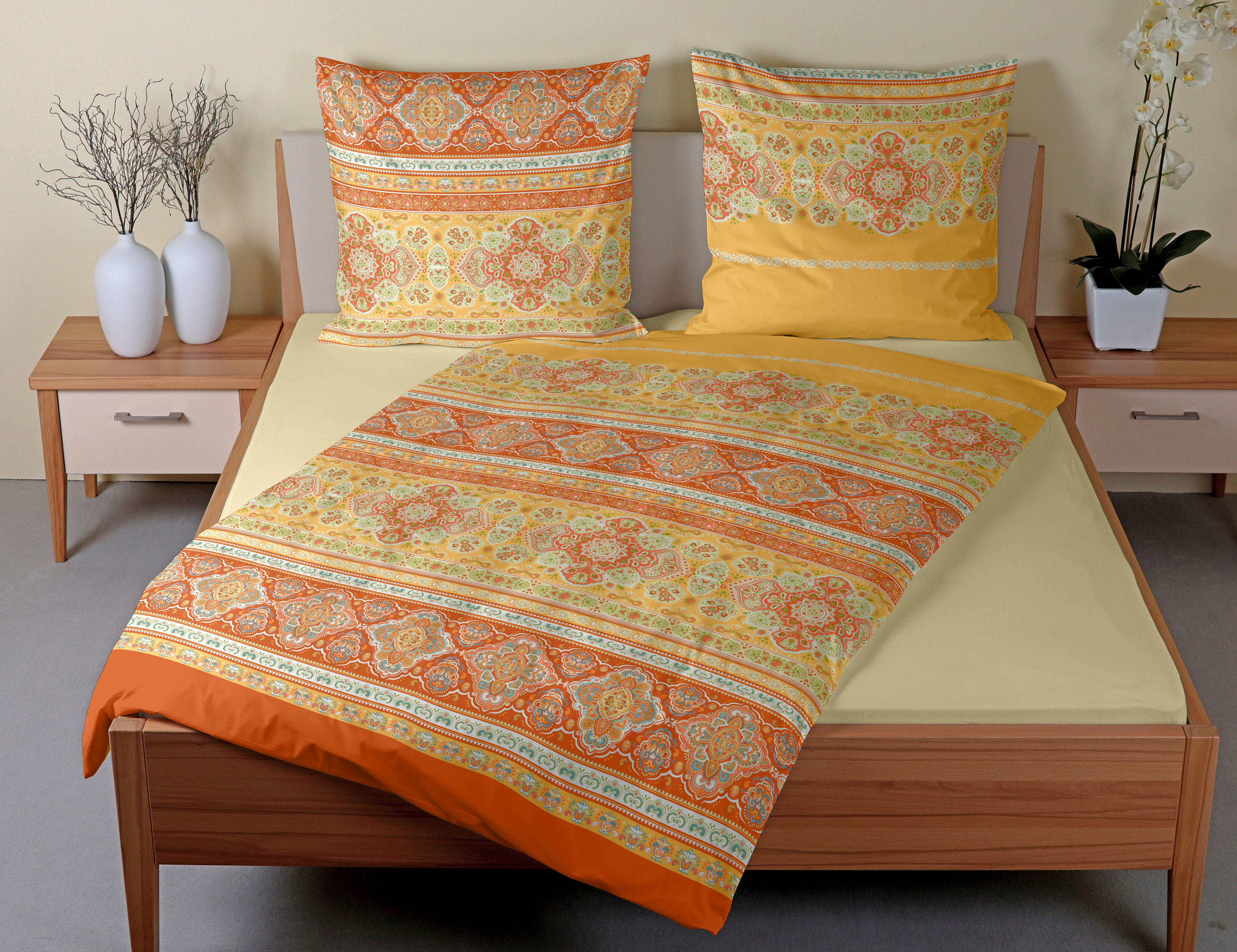 Bettwäsche CASATEX "Majella", gelb (gelb, orange), B/L: 155cm x 220cm, 1 Stk., 1 Stk., Satin, B/L: 80cm x 80cm, 2 Stk., Satin, Obermaterial: 100% Baumwolle, Bettwäsche, Bettwäsche, trendige, frische, ausdrucksvolle Farben gelb, orange B/L: 155cm x 220cm, 