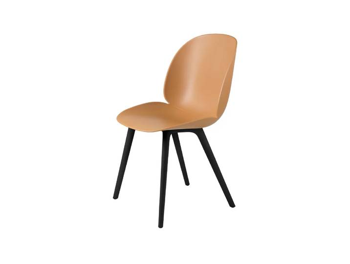 GUBI Chaise Beetle Plastic amber brown, pieds noirs