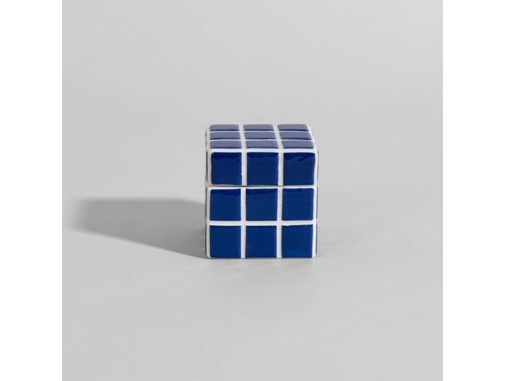 Dekorative Dose aus blau-weißem Steingut, H 7 cm