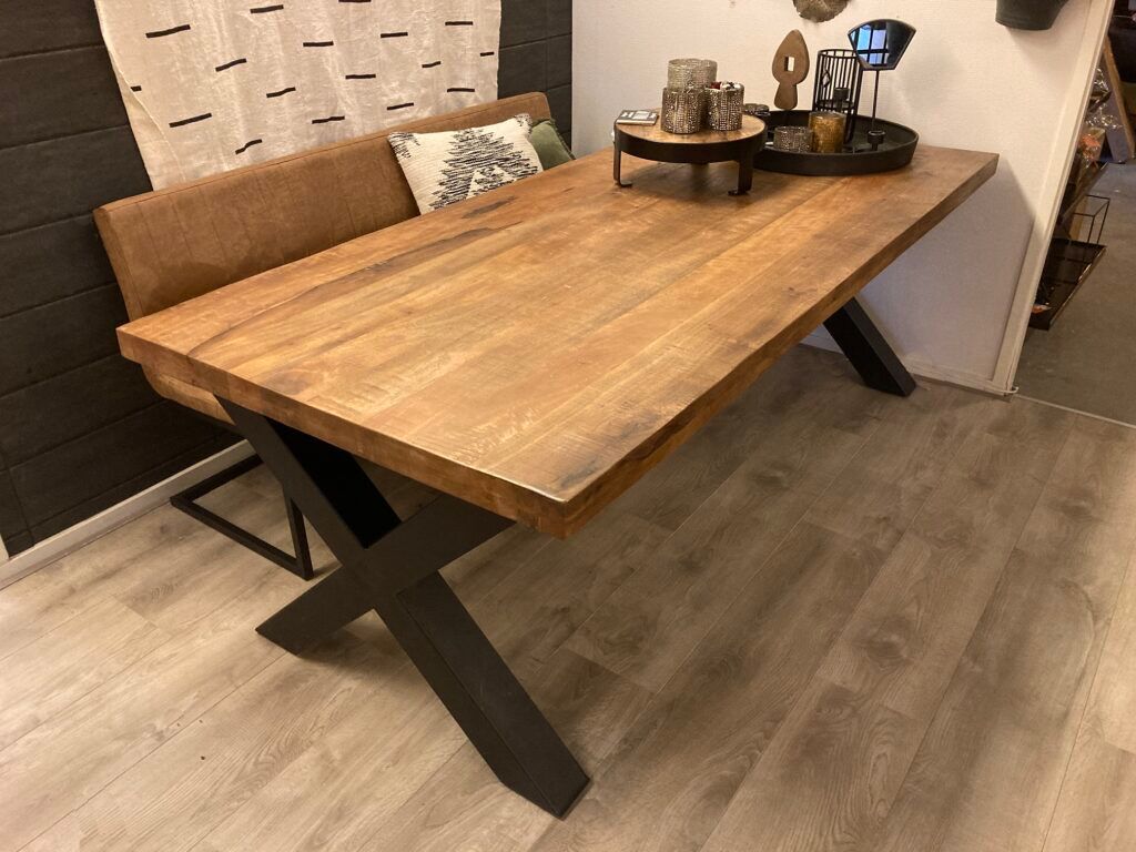 Tafel mango 220 kruispoten