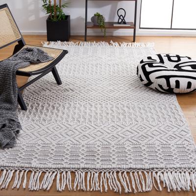 SAFAVIEH Handmade Casablanca Radoica Rug