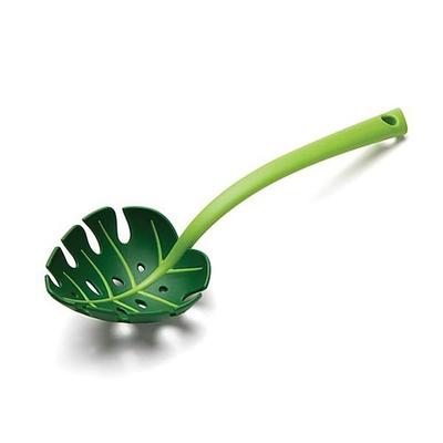 Siebkelle mit grünem Blattmotiv, Schlitzlöffel mit Monstera-Blatt-Design für Pasta, Suppe und die Verwendung in der Küche