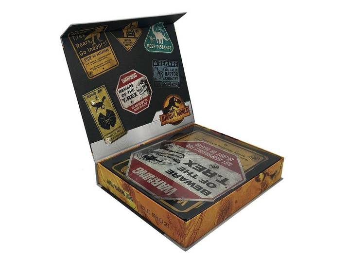 Factory Entertainment Sammelfigur JURASSIC WORLD METAL WARNING SIGNS SCALED PROP REPLICA SET