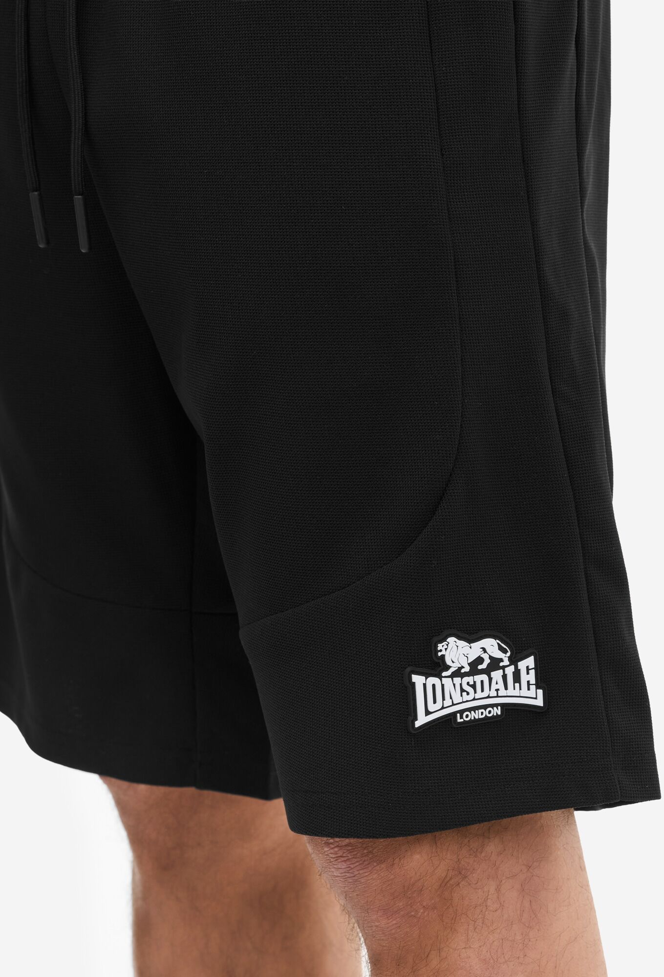 Shorts LONSDALE "AUCKLAND", Herren, Gr. M, N-Gr, schwarz (schwarz, weiß), Obermaterial: 100% Polyester, Hosen Shorts, sportlicher Stil, für Sportmode und Streetwear, bequeme Passform