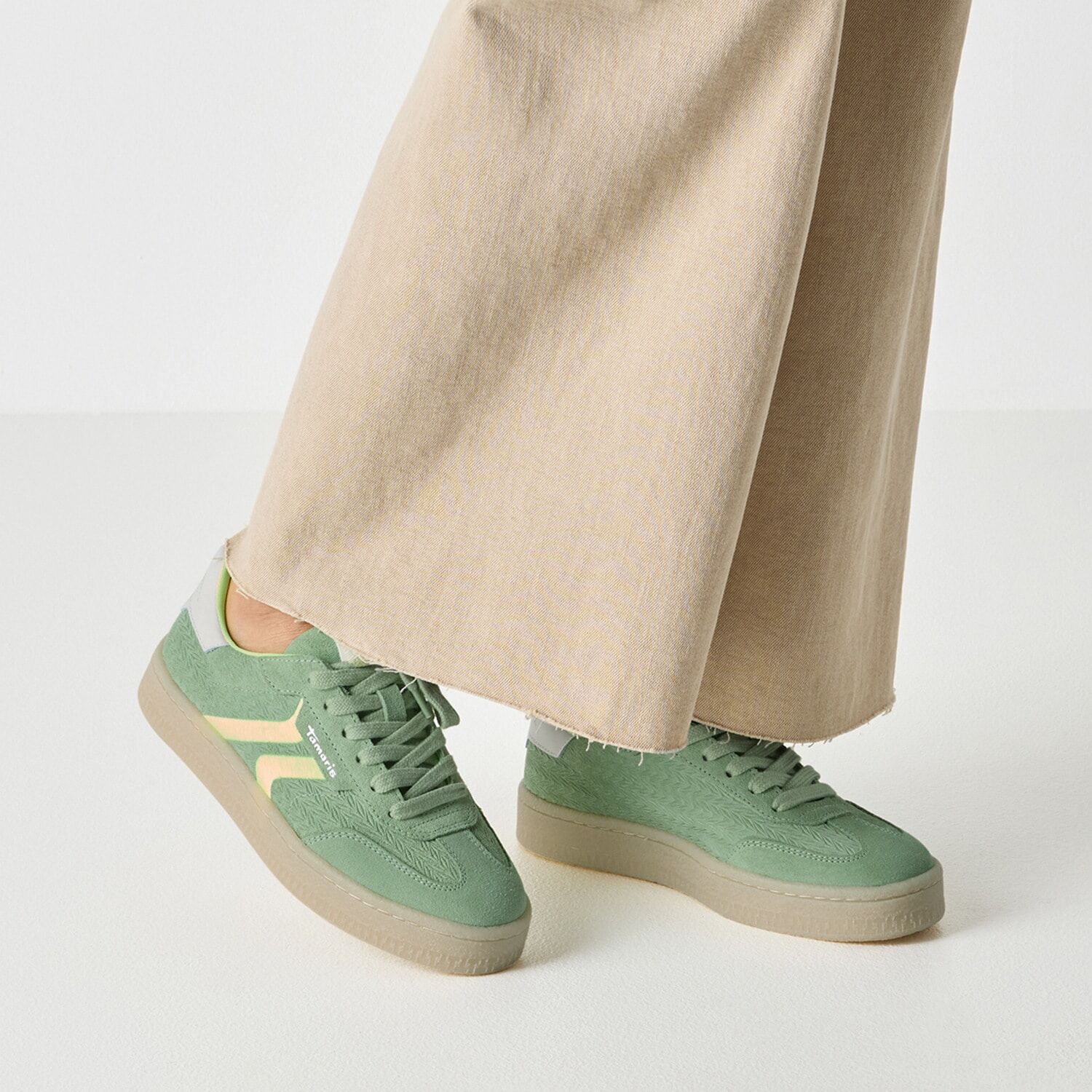 Plateausneaker TAMARIS, Damen, Gr. 38, Textil, mint, neongrün, Glattleder, Veloursleder, Fischgratmuster, unifarben mit Farbeinsatz, Schuhe Plateausneaker, Freizeitschuh, Halbschuh, Schnürschuh im Retro-Look mint, neongrün 38, Textil