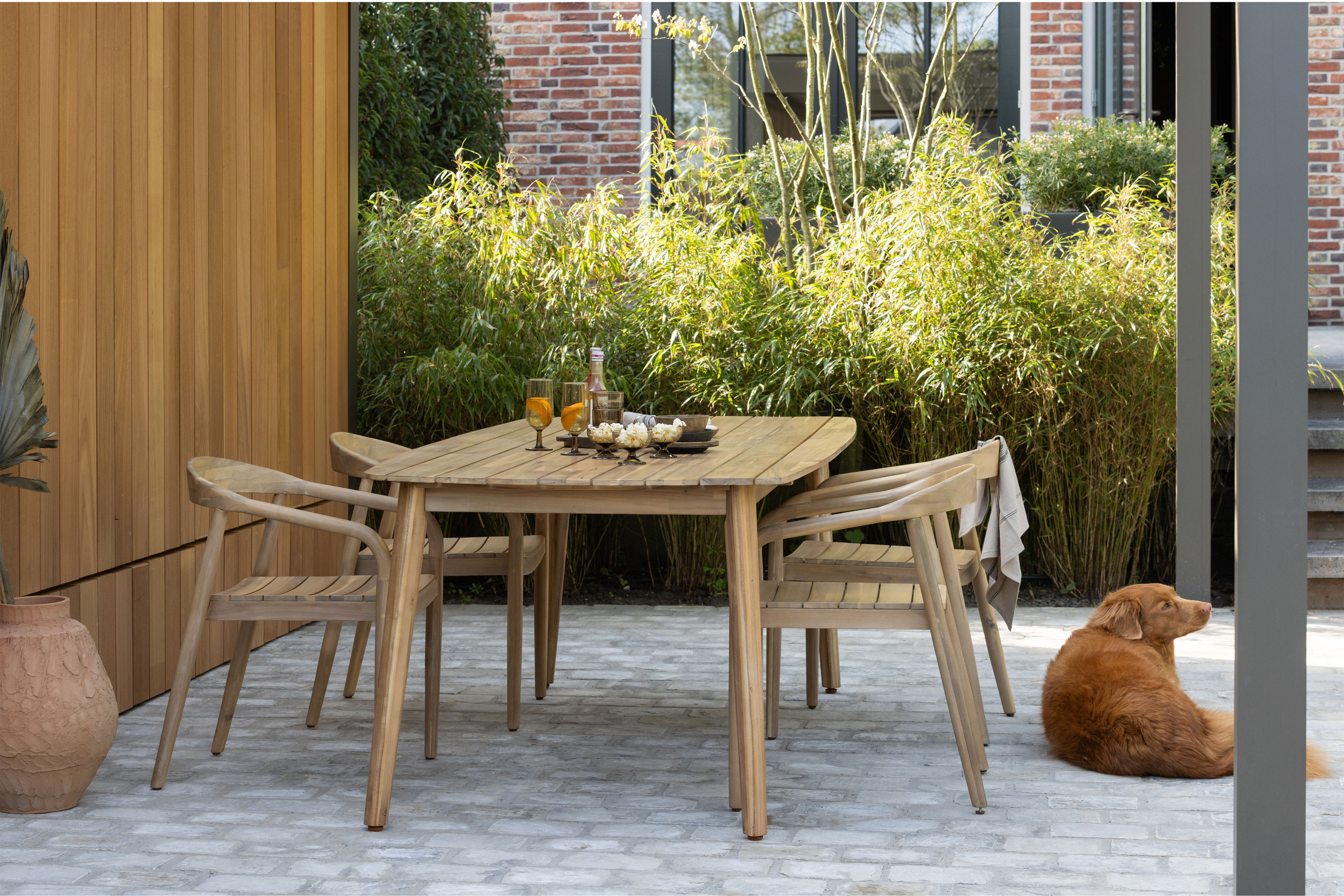 Gartentisch WOOOD "Kris Akazienholz mit Witterungsbeständigkeit, H 76 x B 215 x T 90 cm", braun (natur, natur, natur), B:215cm H:76cm T:90cm, Tische, Gartentisch, Wasserabweisung, outdoor-geeignet, Tragkraft 200 kg, pfleigleicht natur, natur, natur B/H/T: