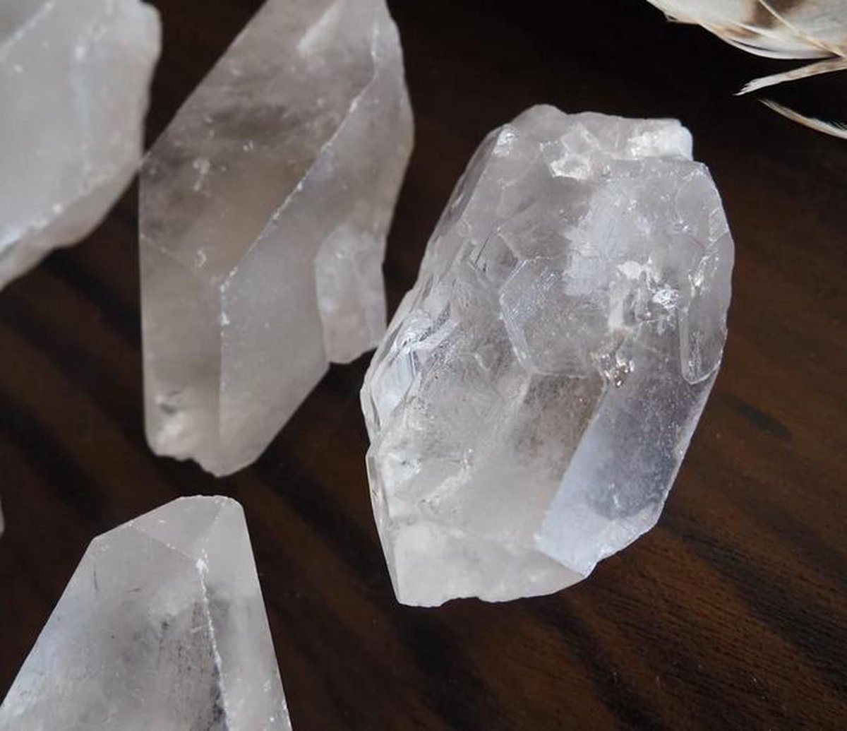 Bergkristal ruwe punt edelsteen voor kracht en energie, ±4 cm met linnen zakje