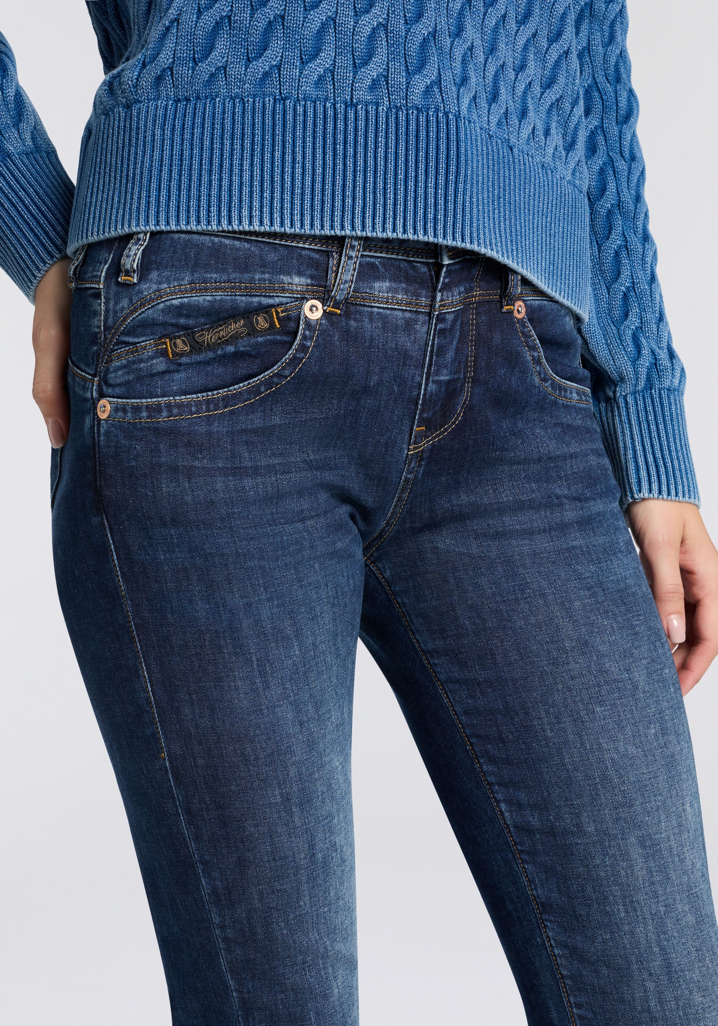 Bootcut-Jeans HERRLICHER "Pearl Boot Denim Light", Damen, Gr. 34, Länge 32, blau (mysterious), Denim/Jeans, Obermaterial: 98% Baumwolle, 2% Elasthan, slim fit knöchellang, Jeans Bootcut-Jeans, im Five-Pocket Style mysterious 34, Länge 32